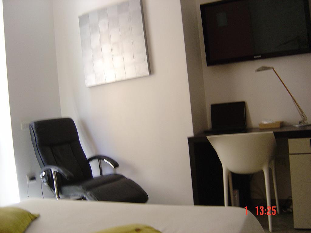 Bcomfort Hotel Cagliari Kamer foto