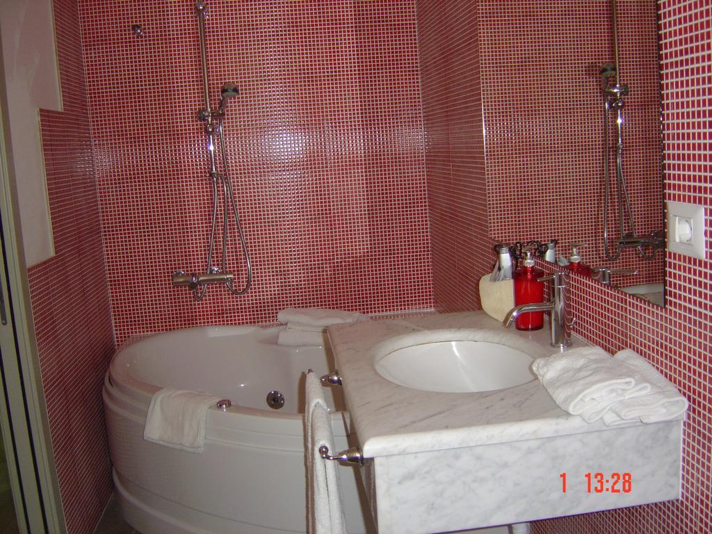 Bcomfort Hotel Cagliari Kamer foto
